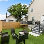 New Luxury 3Br W Jacuzzi